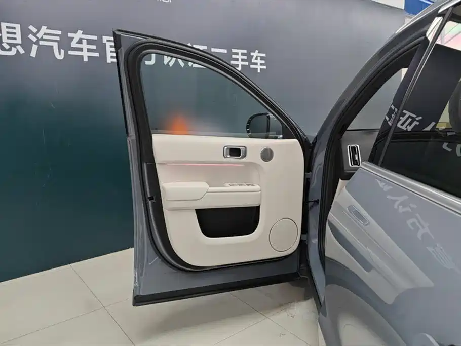 Li Auto L8 2025 Max