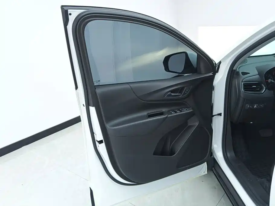 Chevrolet Equinox — миниатюра 7