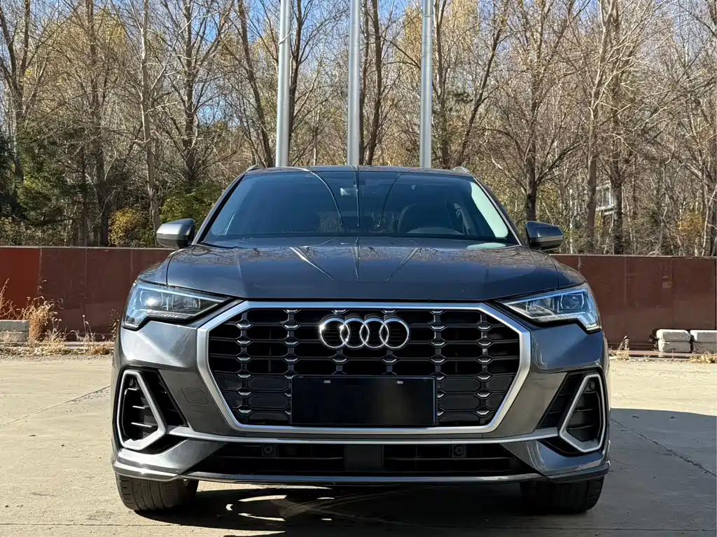 Audi Q3 2022 — фото 2