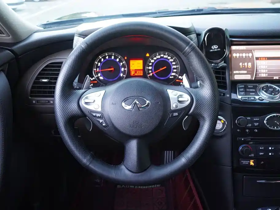 Infiniti FX — миниатюра 5