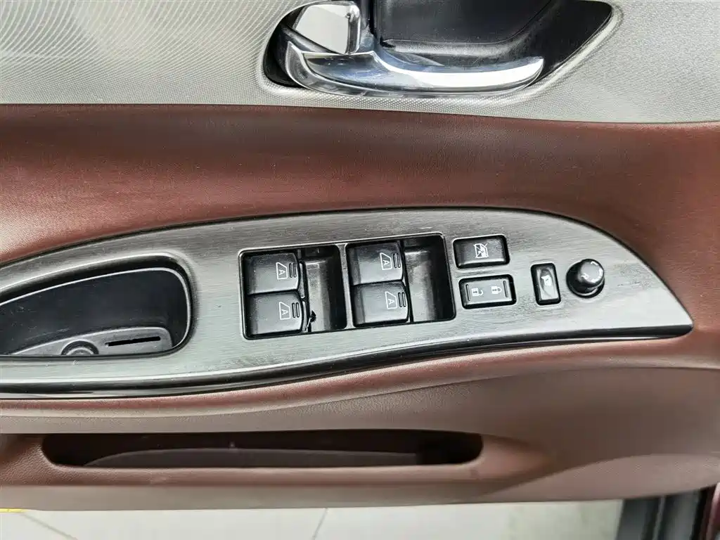 Infiniti QX50 2015 2.5L Enjoy