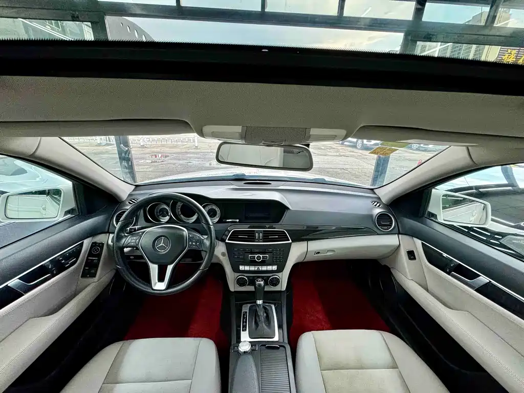 Mercedes-Benz C-Class — миниатюра 6
