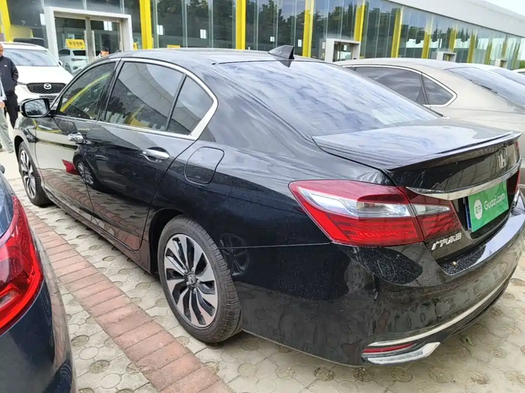 Honda Accord — миниатюра 5