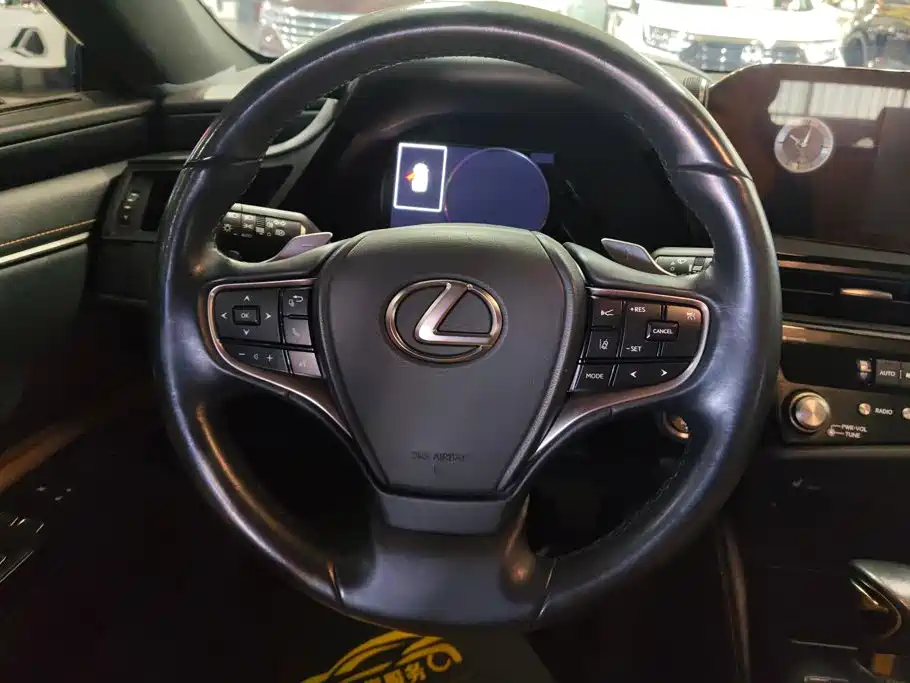 Lexus ES — миниатюра 15