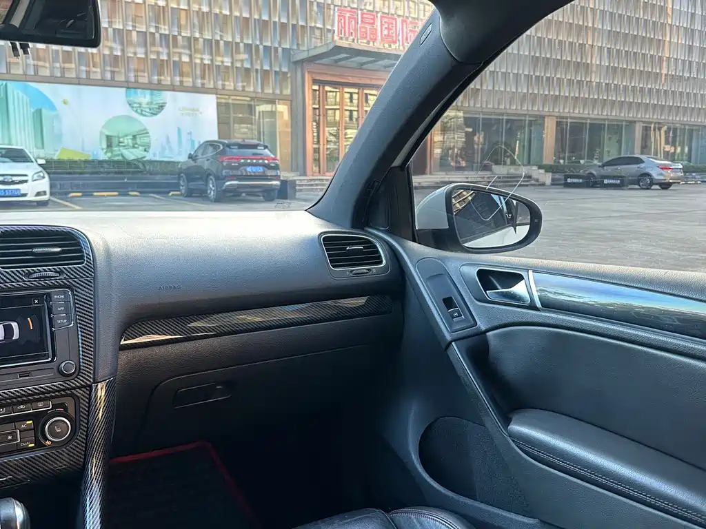 Volkswagen Golf GTI — миниатюра 13