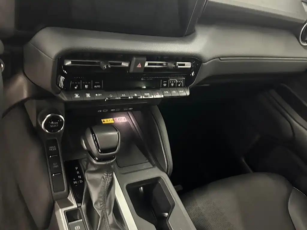 Toyota Land Cruiser Prado 2025 2.4T TX 5 мест