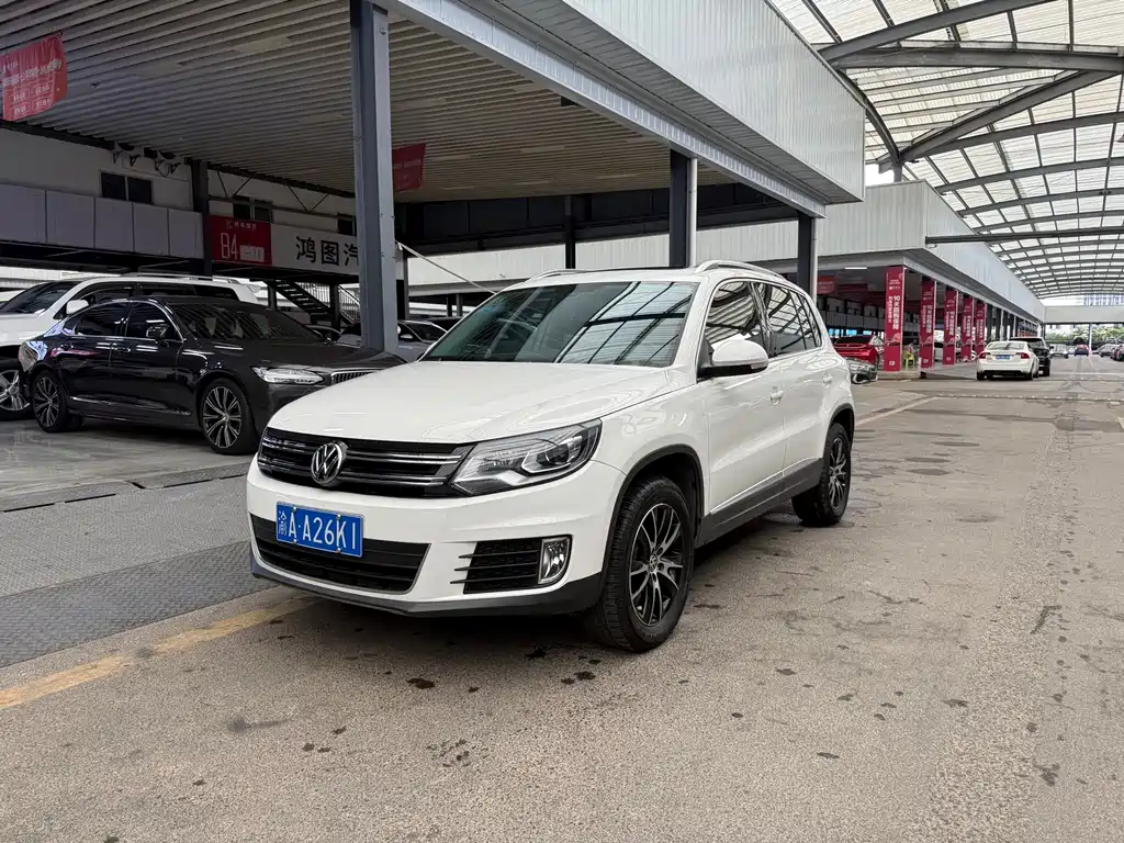 Volkswagen Tiguan 2015 2.0TSI AT Luxury