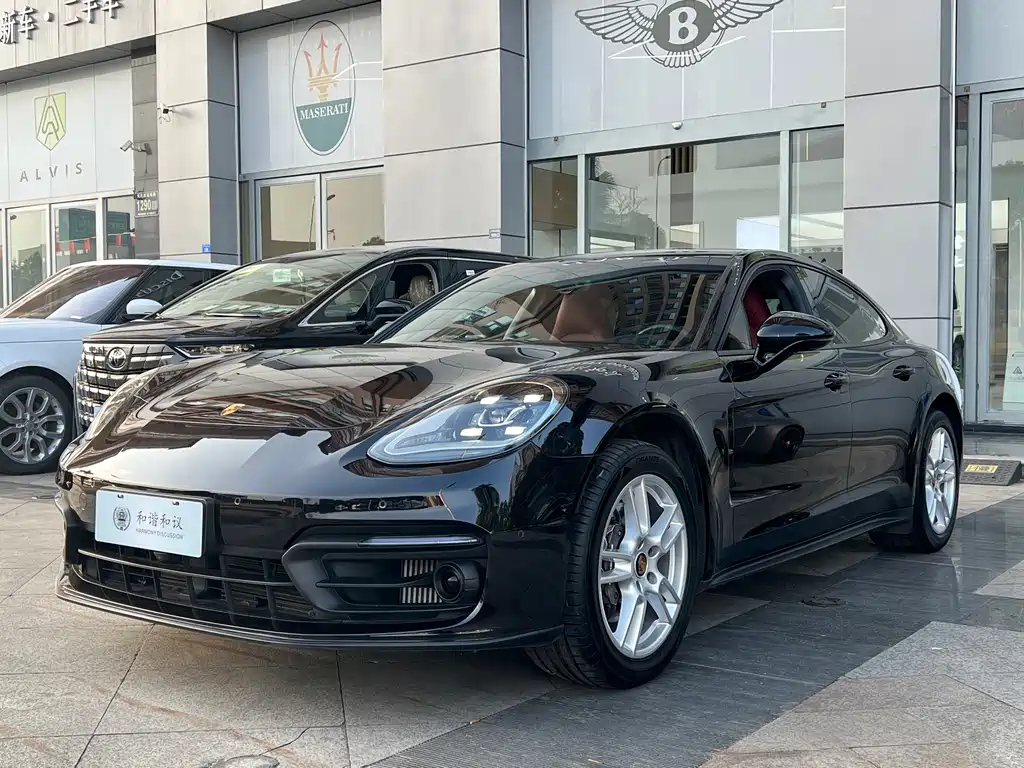 Porsche Panamera 2021