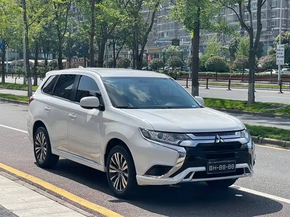 Mitsubishi Outlander 2021 2.0L 5 мест