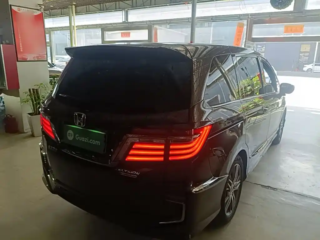 Honda Elysion — миниатюра 7