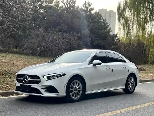 MERCEDES-BENZ A CLASS 2022