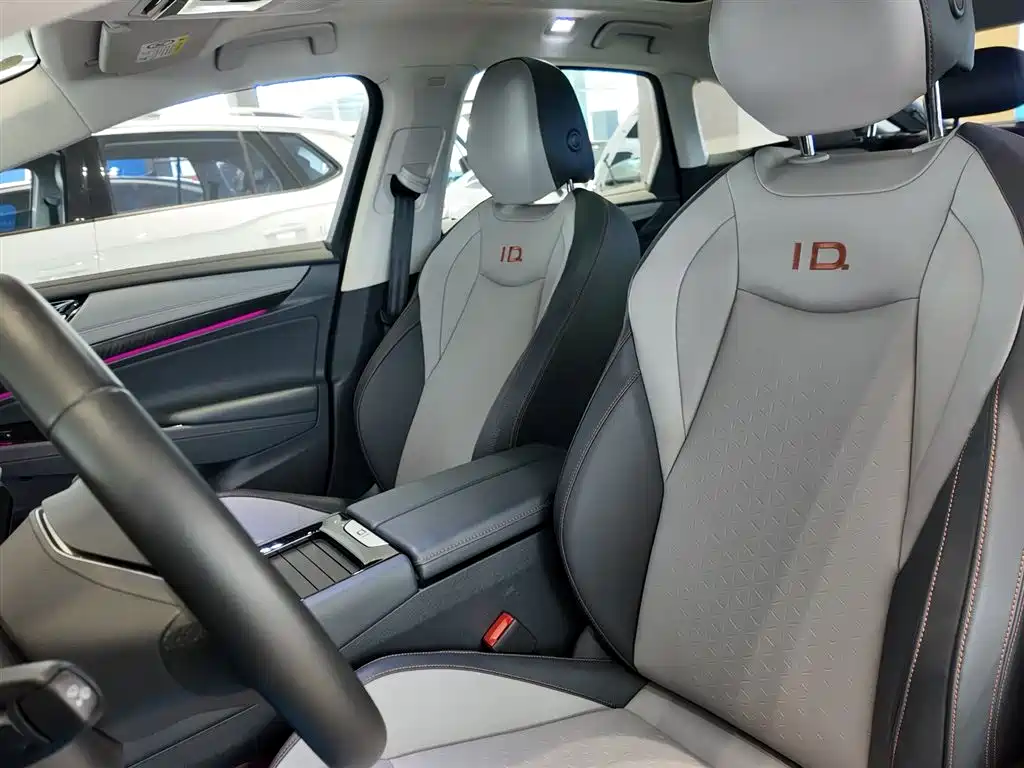 VOLKSWAGEN ID.7 VIZZION