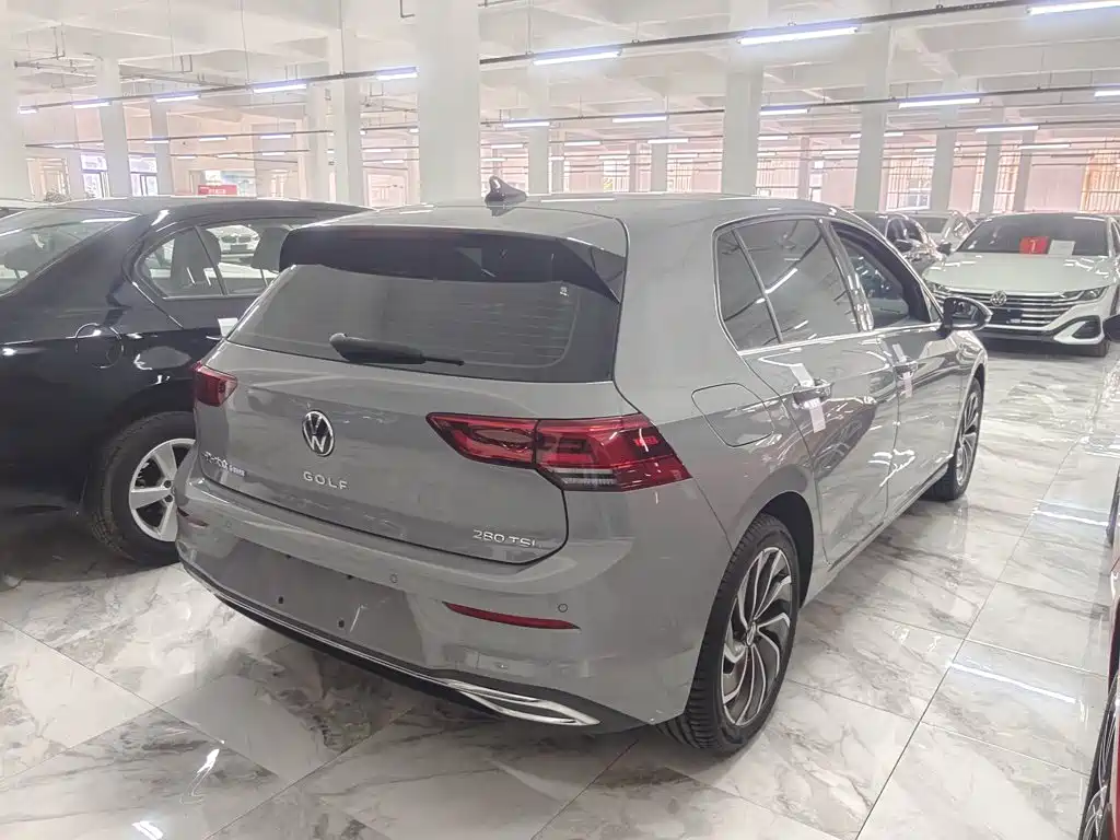 Volkswagen Golf 2023 280TSI DSG Pro
