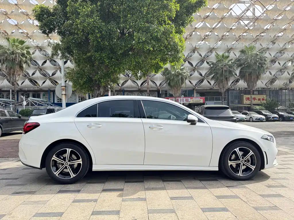 MERCEDES-BENZ A CLASS