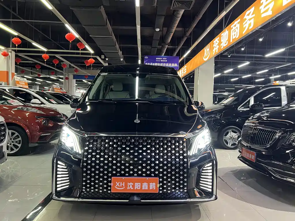 Mercedes-Benz Vito 2023 2.0T 7 мест