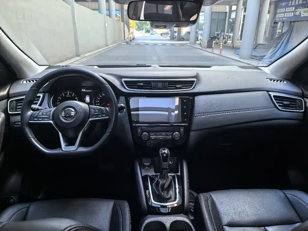 Nissan Qashqai — миниатюра 8
