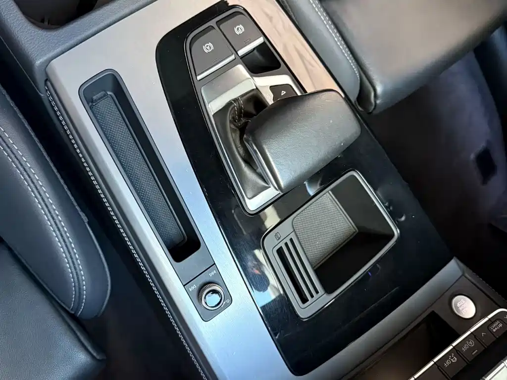 Audi Q5L — миниатюра 5