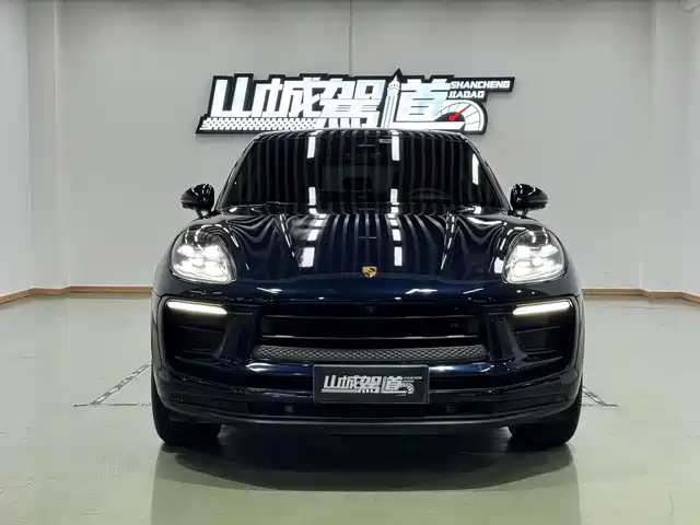 PORSCHE MACAN 2023
