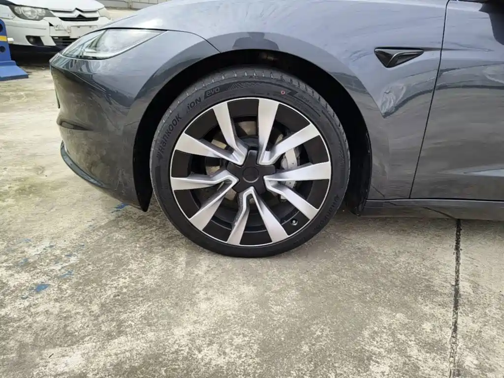 Tesla Model 3 — миниатюра 23