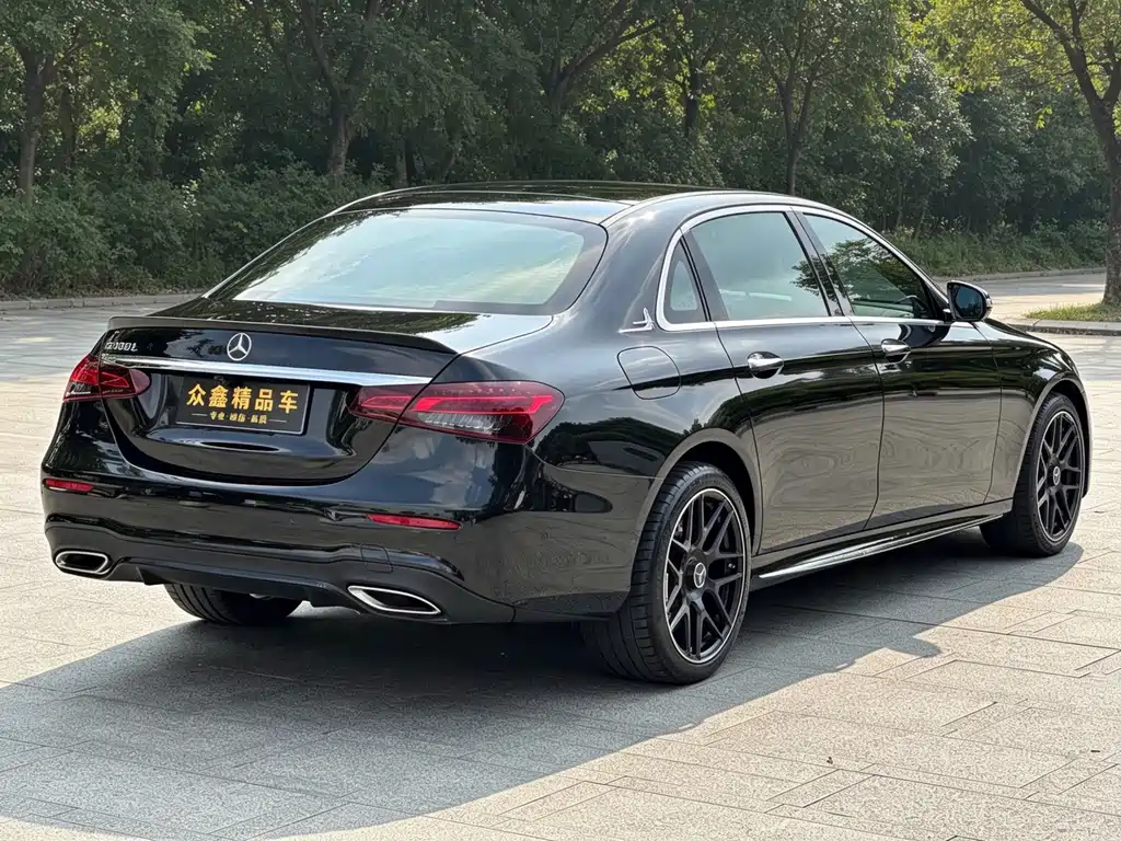 Mercedes-Benz E-Class — миниатюра 14
