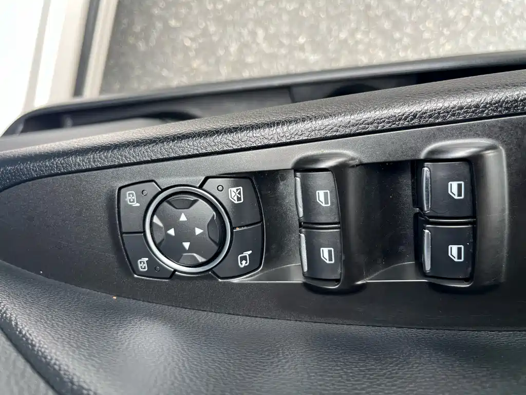 Ford Mondeo — миниатюра 25