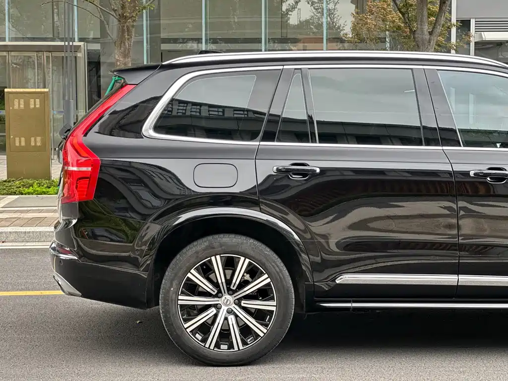 Volvo XC90 — миниатюра 5