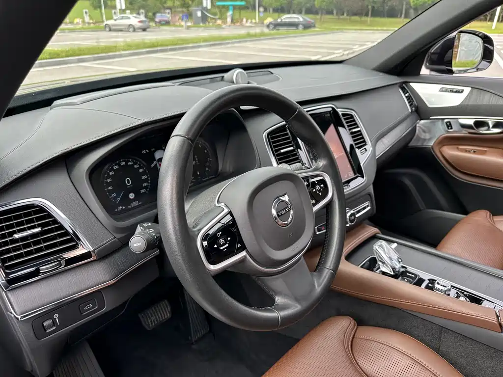 Volvo XC90 — миниатюра 22