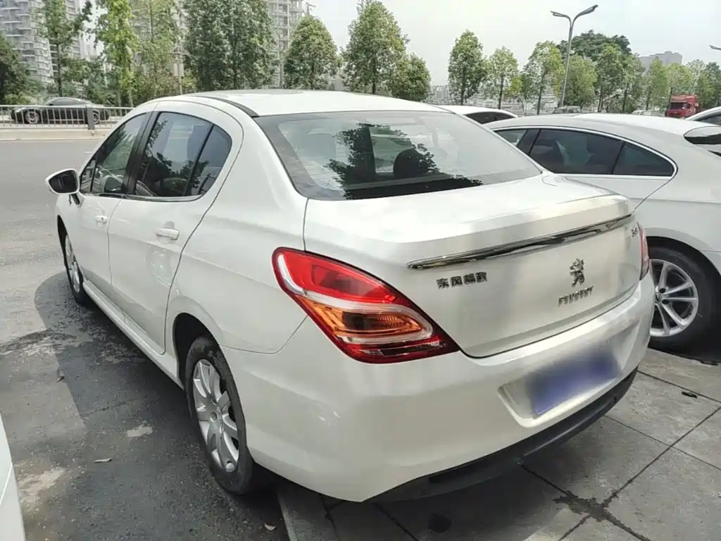 Peugeot 308 2014 1.6L MT