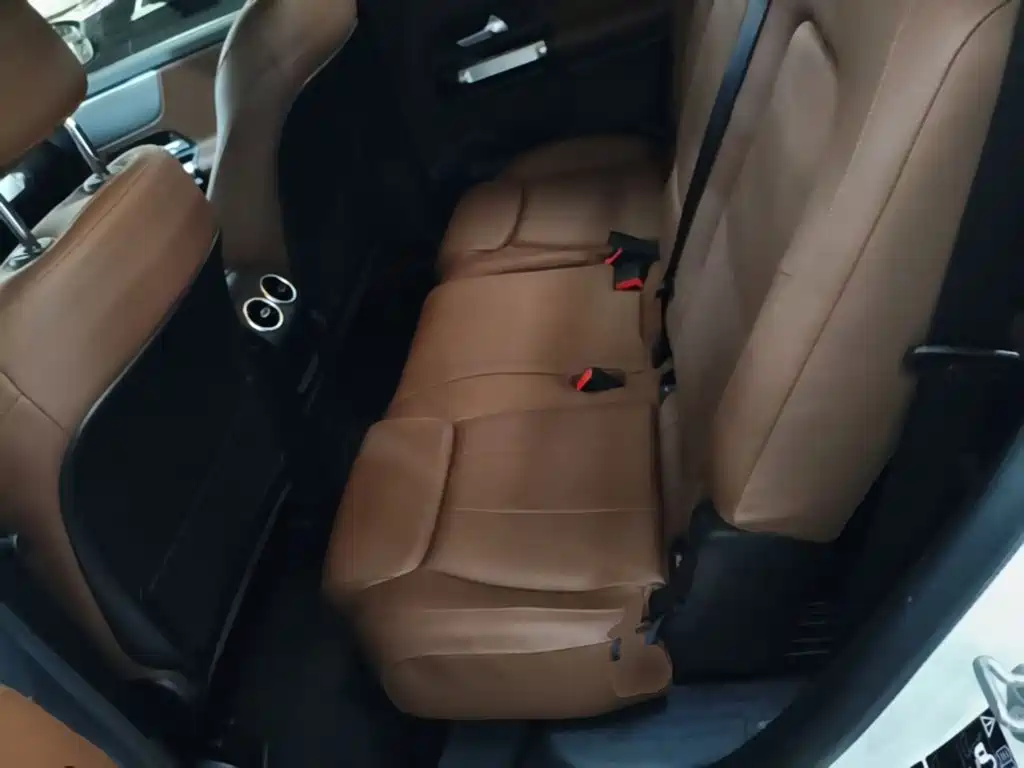 Mercedes-Benz GLB — миниатюра 17