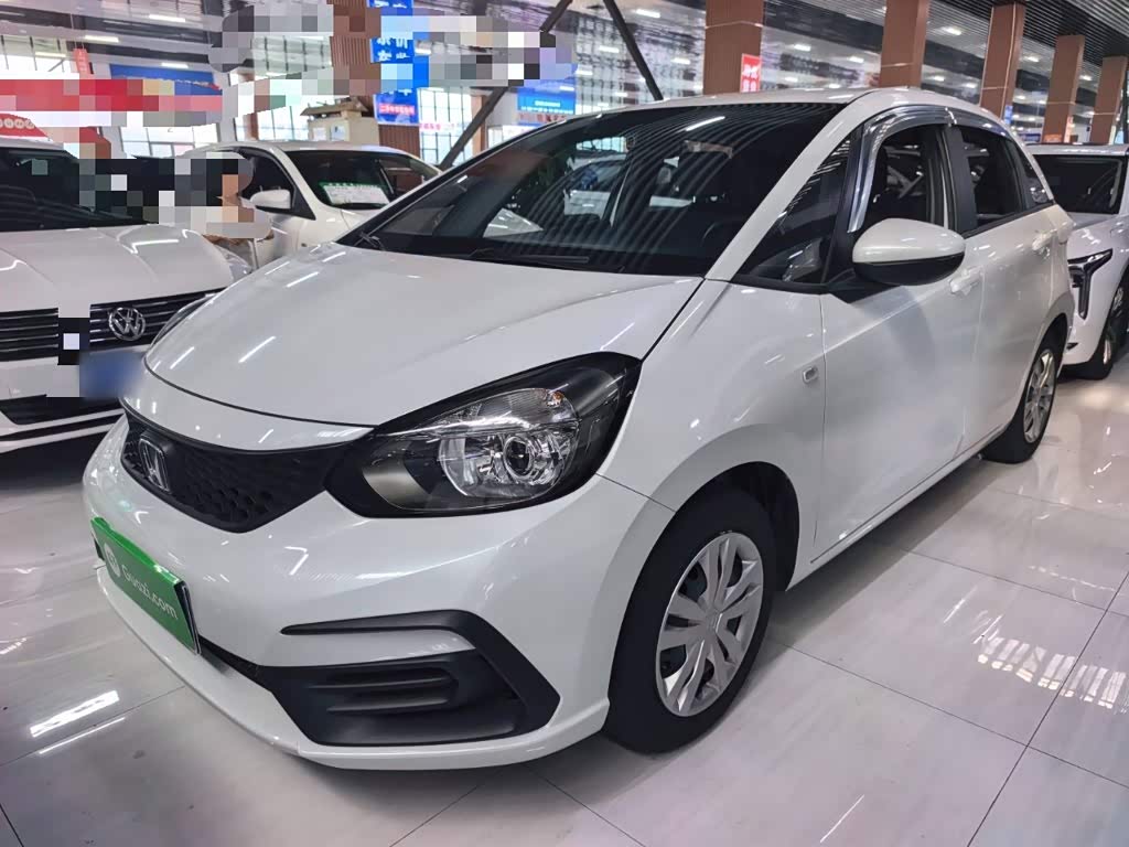 Honda Fit 1.5 л 2023 г. Белый, пробег 38100 км