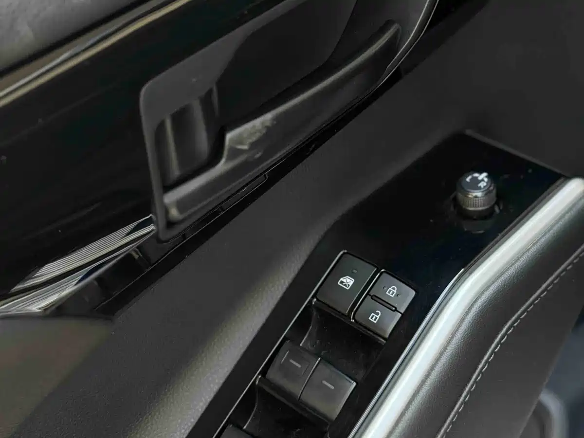 Toyota Crown Lufang id 4514191 из Китая 15