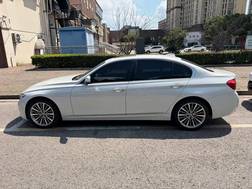 BMW 3 Series — миниатюра 3