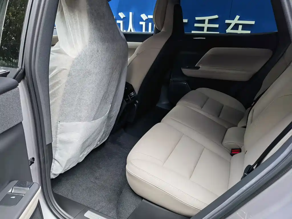 Volvo гибрид Volvo XC70 plug-in — миниатюра 10