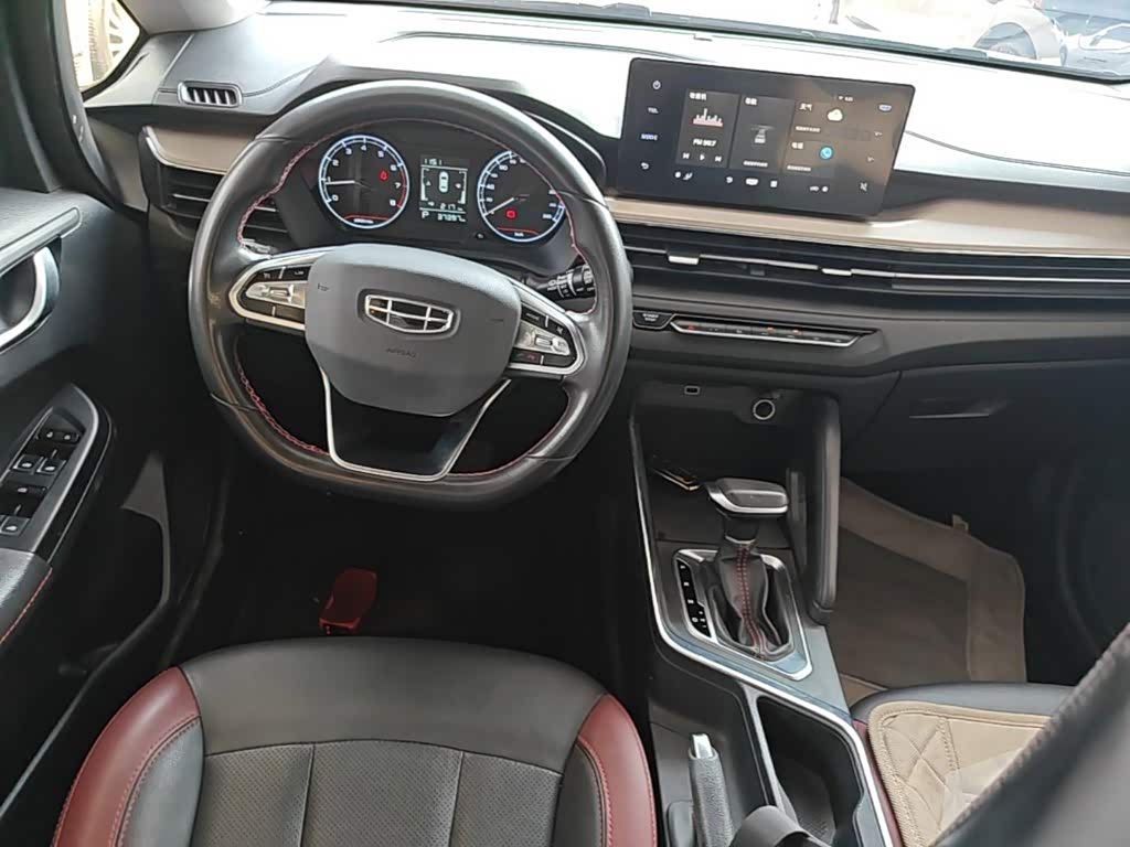 Geely Vision X3 1.5 л 2021 г. шампань/коричневый, пробег 37400 км