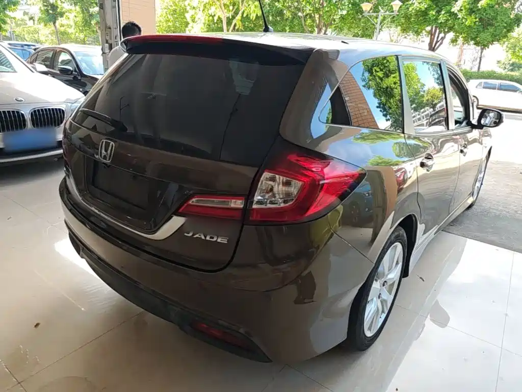 Honda Jade 2013 1.8L AT Comfort 5 мест