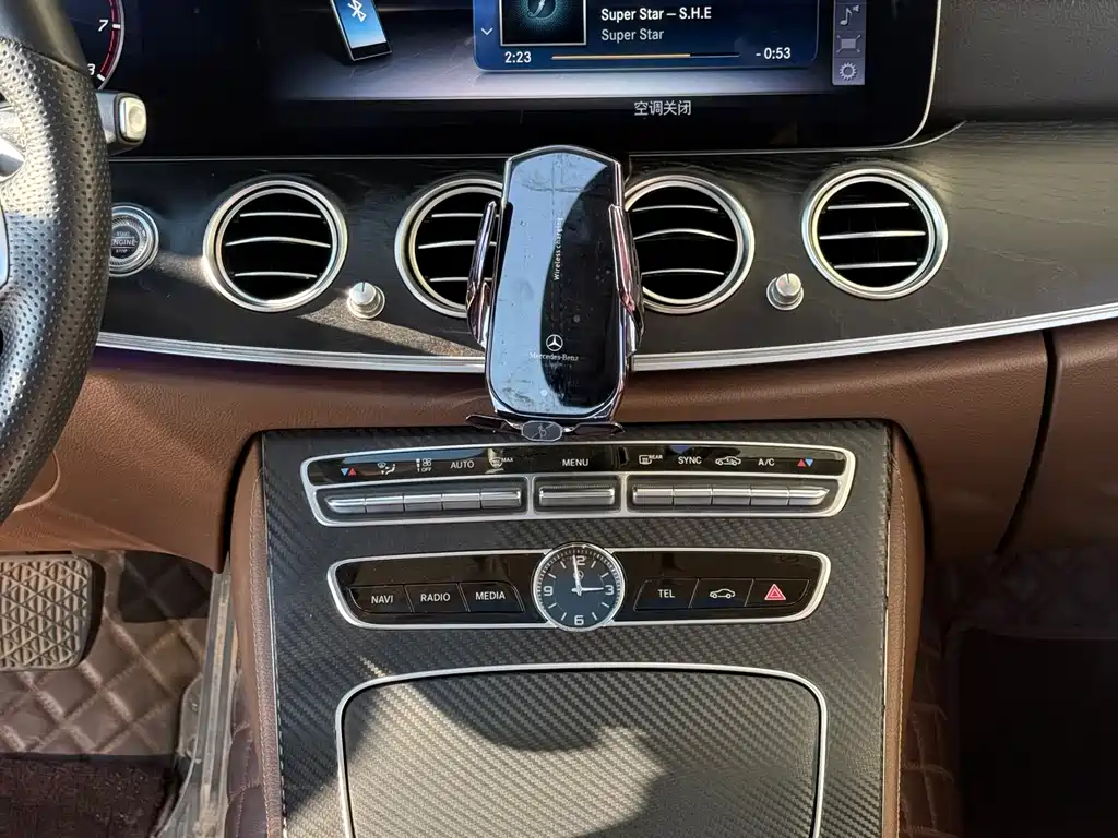 MERCEDES-BENZ E CLASS