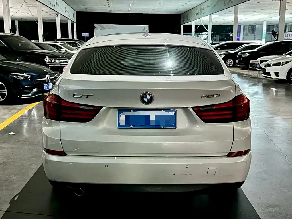 BMW 5 Series GT — миниатюра 9
