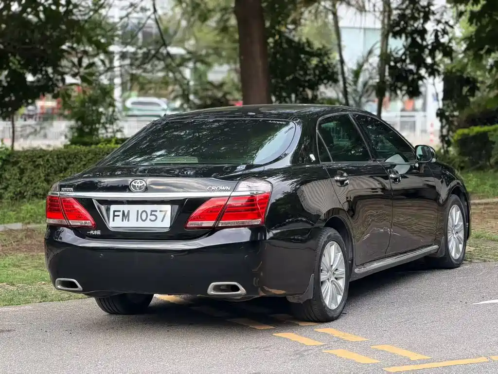 Toyota Crown 2012 2.5L Royal