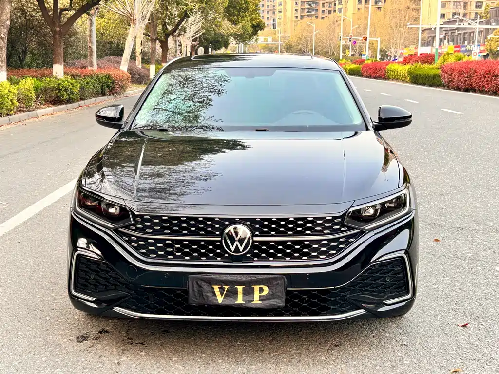 Volkswagen Passat 2022 330TSI Elite