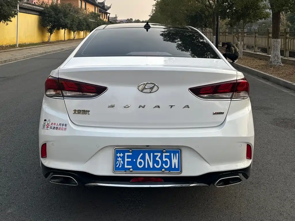 HYUNDAI SONATA