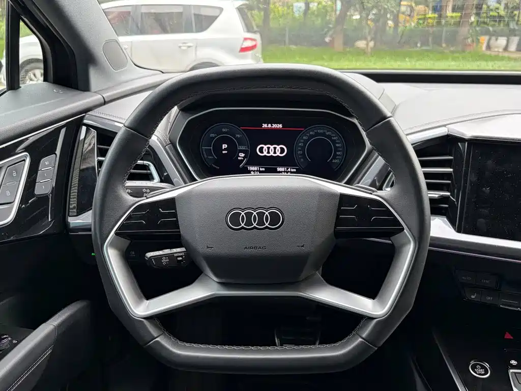 Audi Q4 e-tron — миниатюра 17