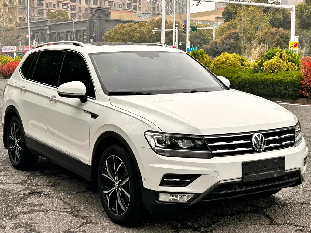 Volkswagen Tiguan L L 2020 330TSI AT Luxury VI