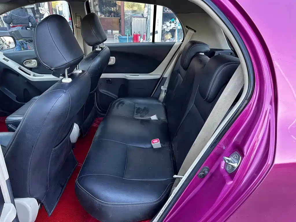 Toyota Yaris — миниатюра 8