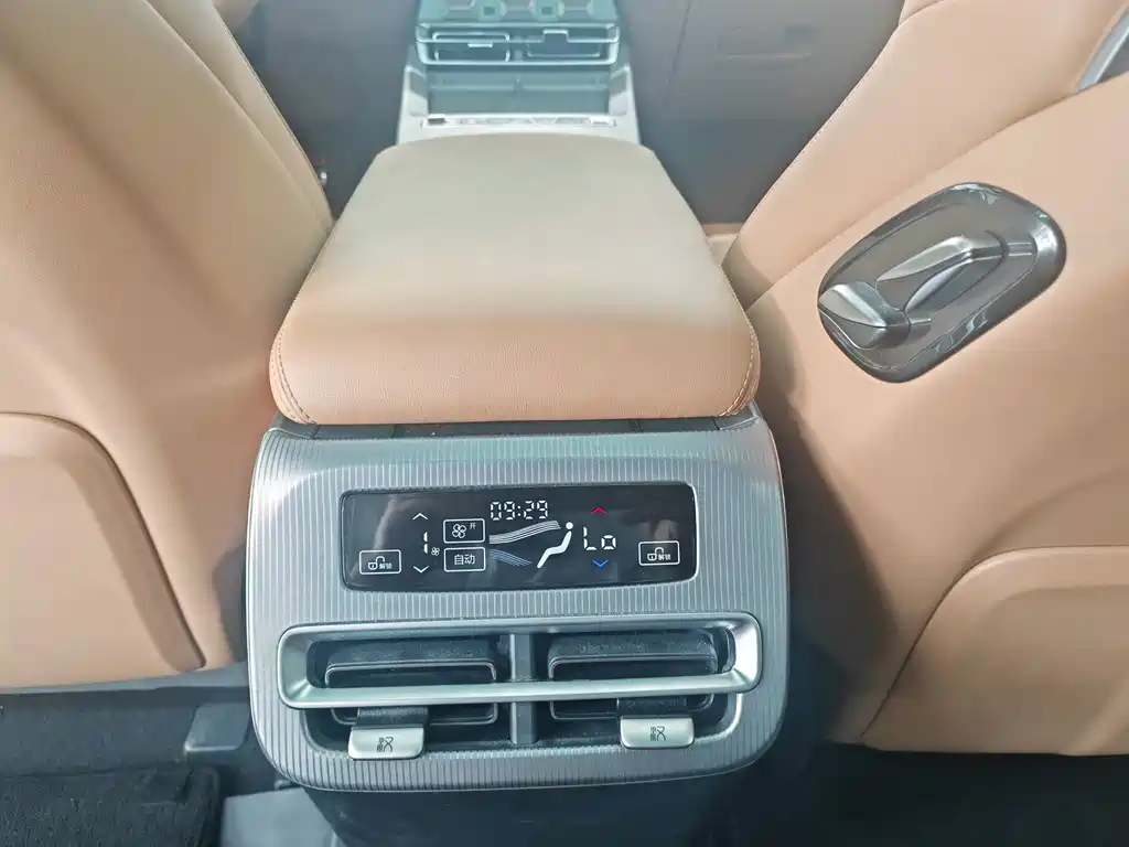 BYD Han L — миниатюра 11