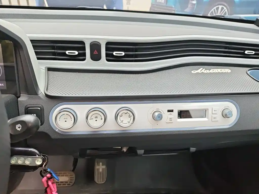 Wuling MINIEV — миниатюра 9