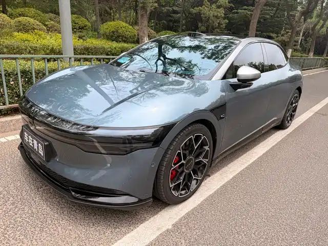 2024 Zeekr 007