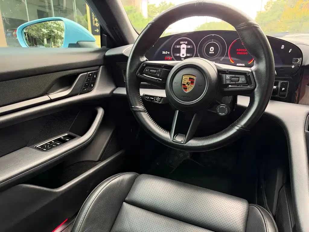 Porsche Taycan — миниатюра 6