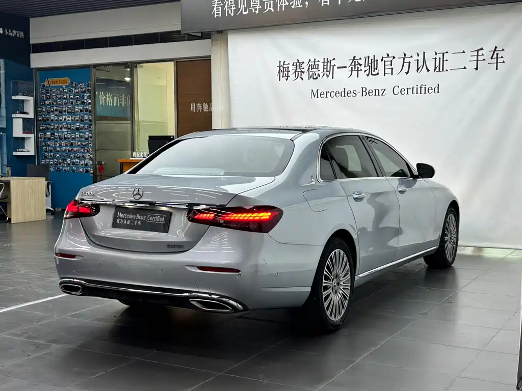 Mercedes-Benz E-Class — миниатюра 6