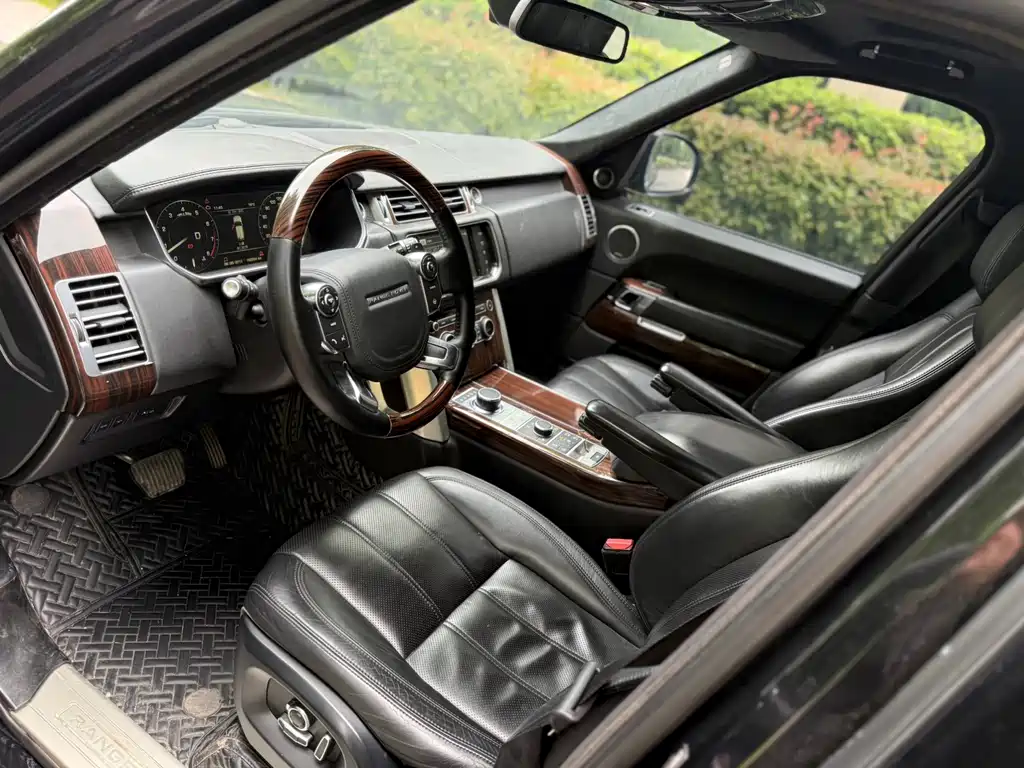 Land Rover Range Rover — миниатюра 4