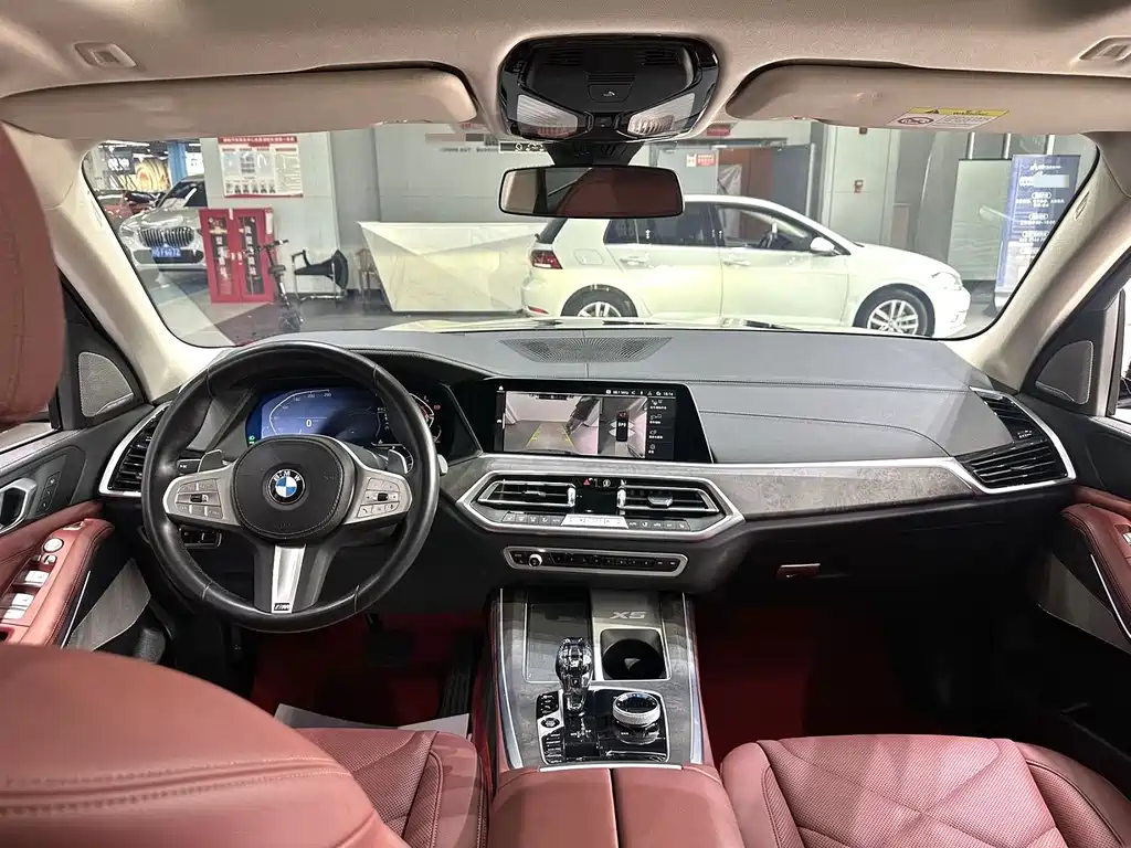 BMW X5 2022 xDrive 30Li Premium M Sport